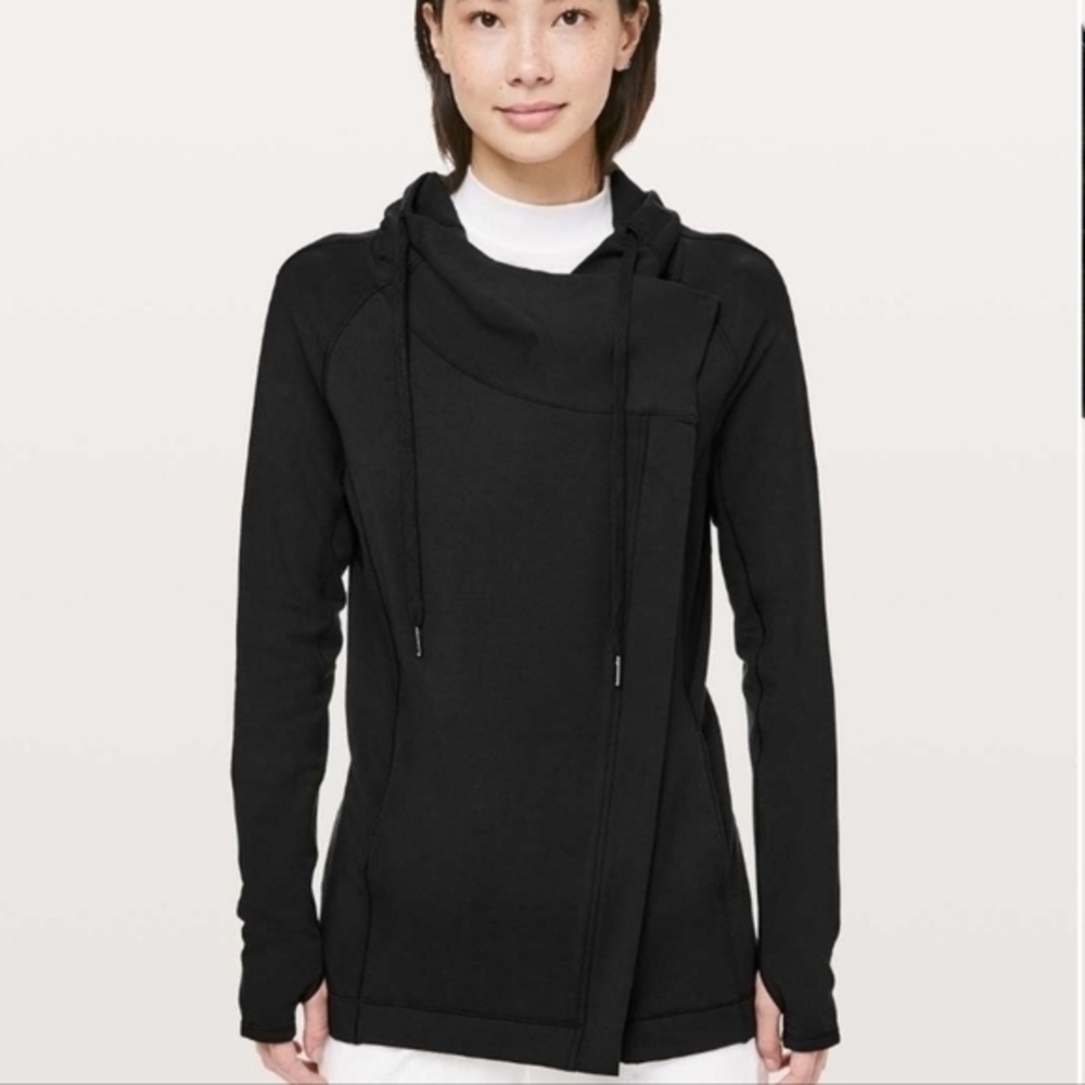 Lululemon Coast Easy Wrap Zip Cardigan Jacket Size 6 Black Cowl Neck Thumb Holes